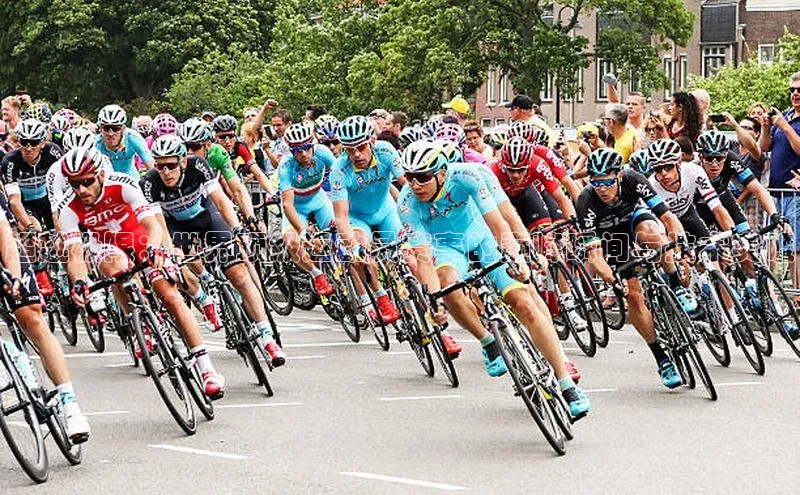 超越极限：世界顶级运动员赛事的巅峰瞬间与技术突破